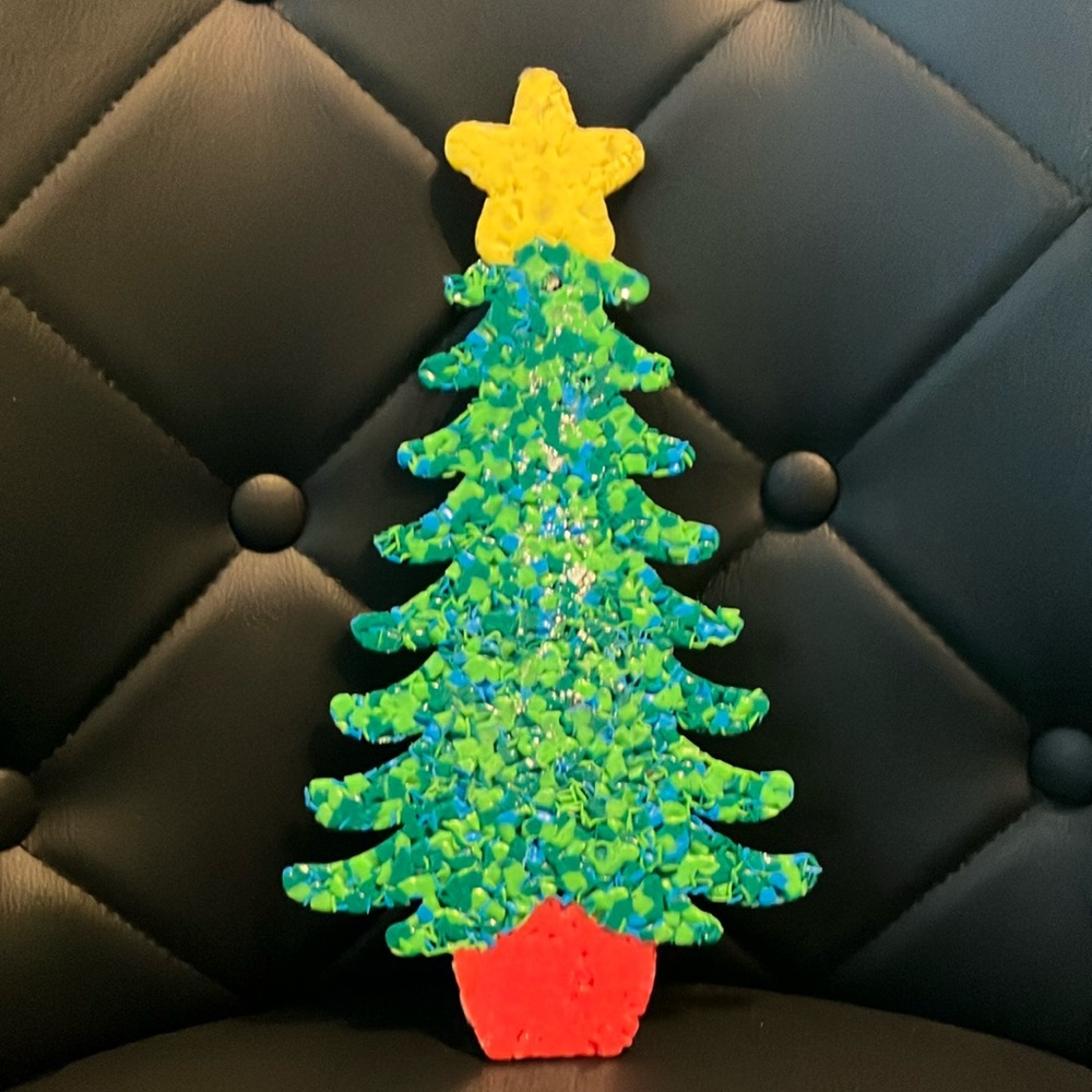 Festive Christmas Tree Plastic Popcorn Decor - Picture 2 of 4